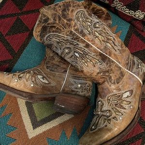 Blingy cowgirl boots
